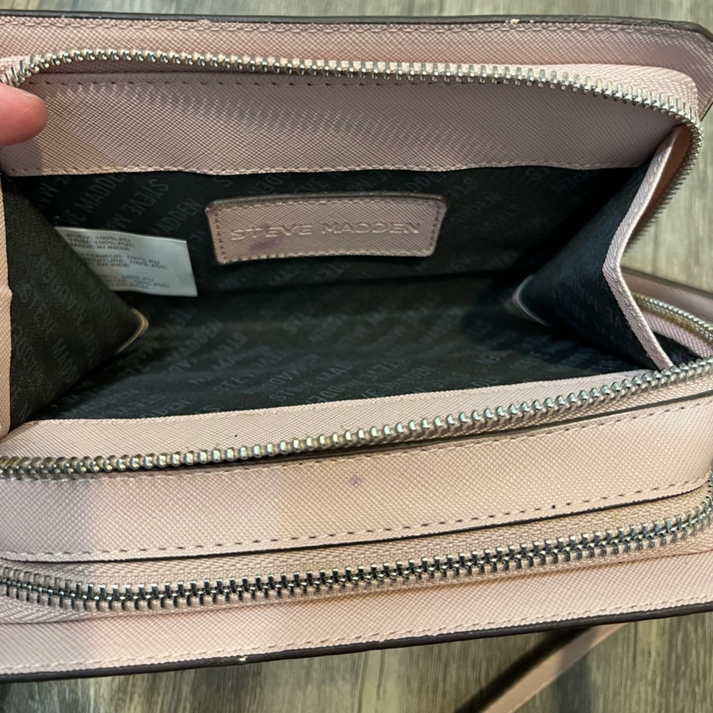 Steve Madden Baby Pink Crossbody with Built in Wallet Adjustable Strap - Picture 10 of 11